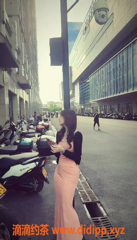 深圳楼凤-南山豆奶小狗，1000元体验舌吻与69服务