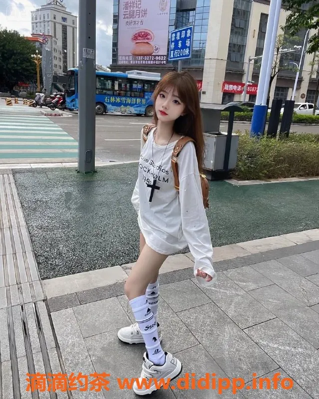 深圳楼凤-宝安小艺，1000元单人服务，身材超赞！