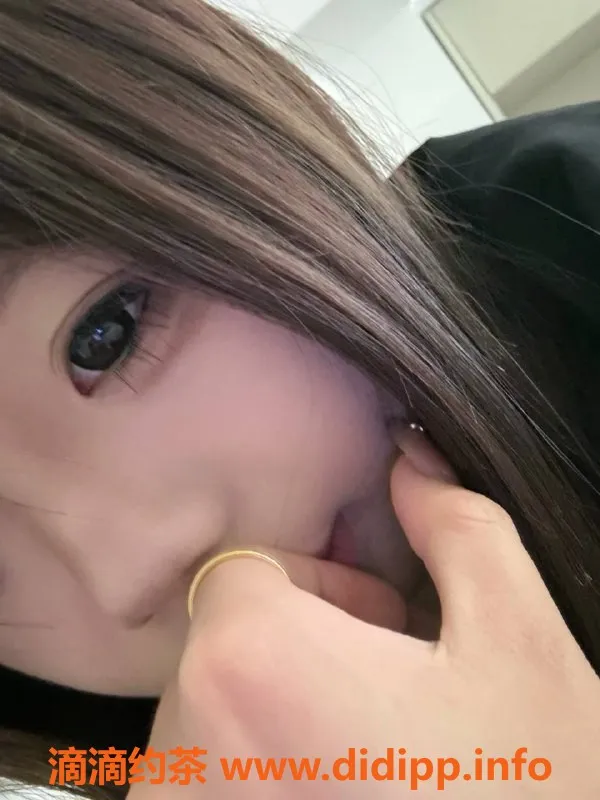 深圳楼凤-坂田饺子，18岁可外出嫩妹，40kg身材