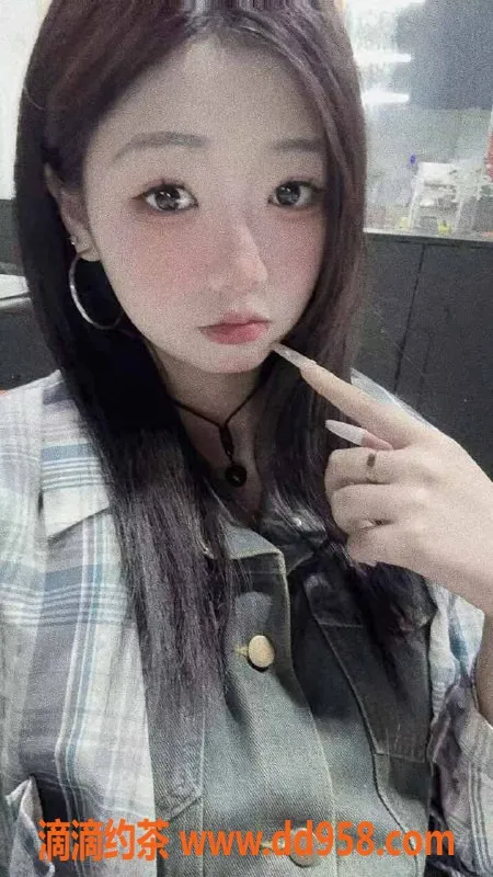 广州楼凤资源信息,番禺嫩妹小怡，800p起，服务超棒！