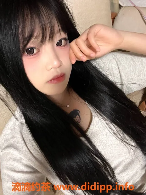 广州楼凤-天河区嫩妹小纯，19岁166cm，C罩杯价600p