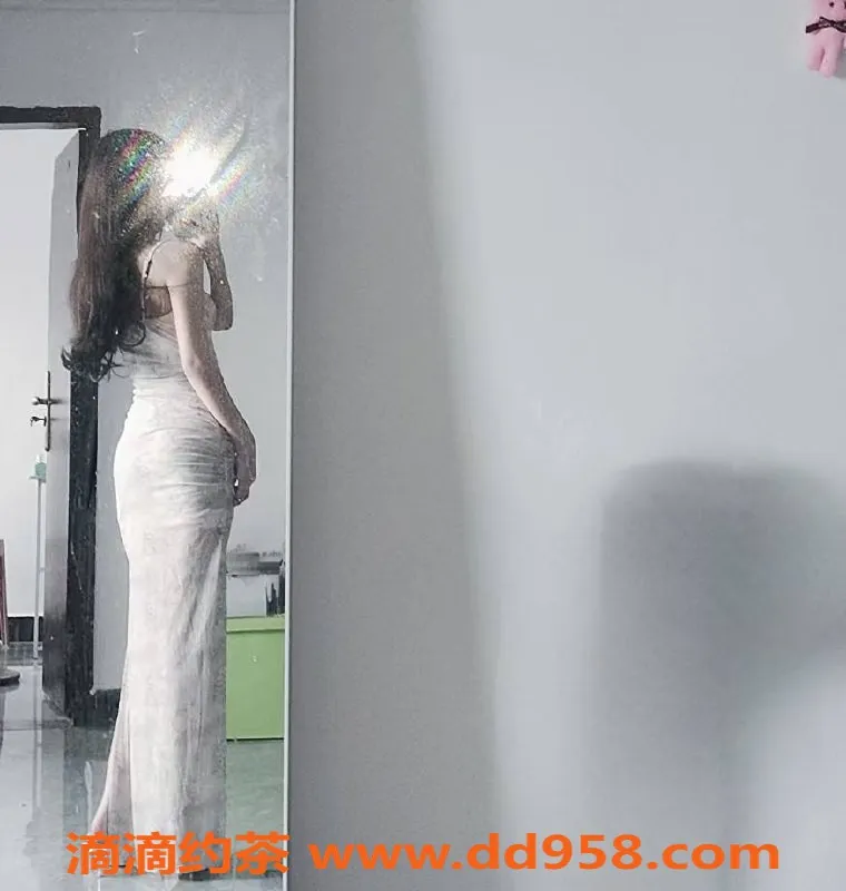 广州楼凤-天河御姐小琳，800p起，69p服务等你体验