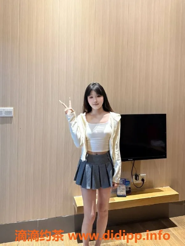 深圳楼凤-深圳龙华嫩妹软软，988起，视频验证✅