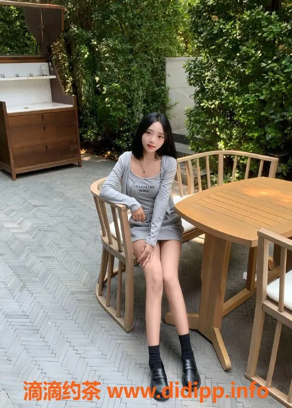 深圳楼凤资源信息,罗湖玖儿，性感迷人，真实自拍视频验证