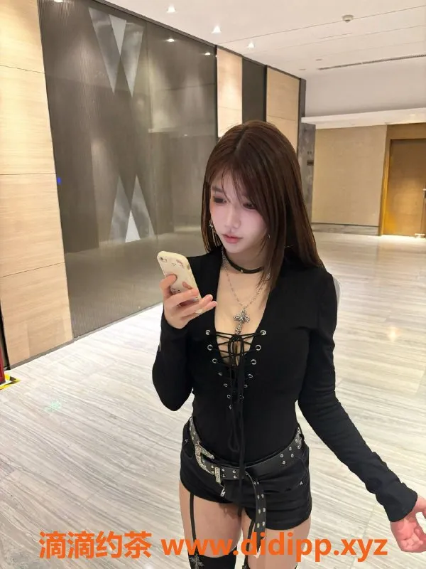 深圳楼凤-南山小乖，1500元单人服务，2700元双人激情体验