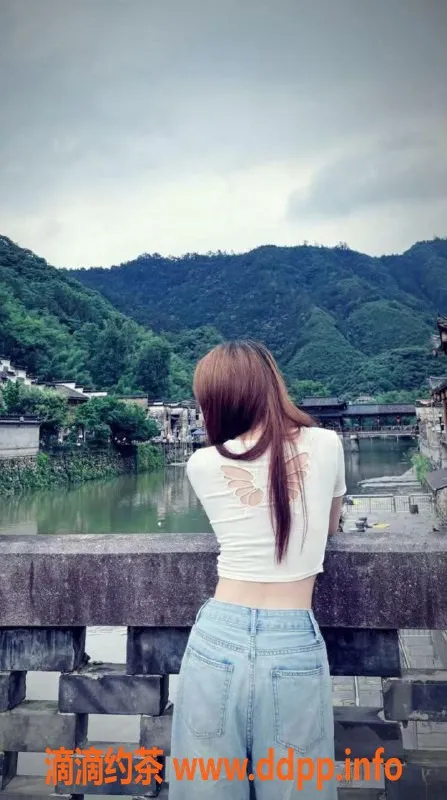 湛江楼凤-湛江小豆芽，19岁，162cm，47KG，600元水中口服务