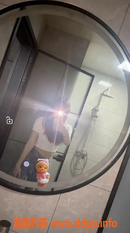 湛江楼凤-湛江小豆芽，19岁，162cm，47KG，600元水中口服务