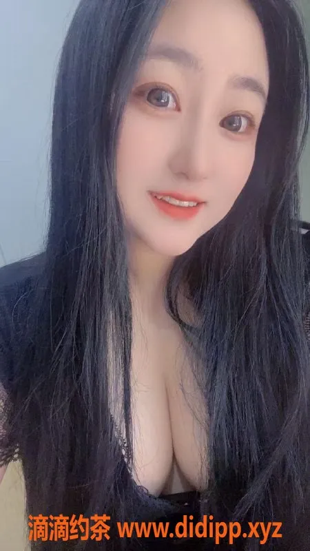 广州楼凤-天河巨乳少妇星怡，500元尽情体验