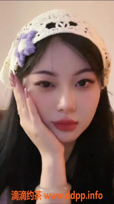 广州楼凤-天河嫩妹舌钉晴晴，700p开房体验