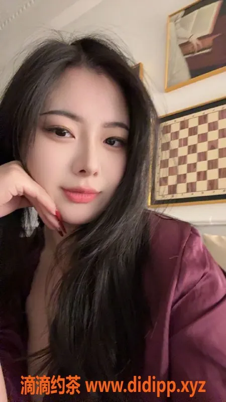 广州楼凤-天河嫩妹舌钉晴晴，700p开房体验