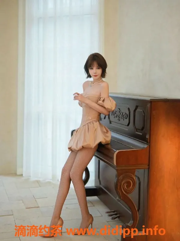 广州楼凤-天河极品御姐漫漫，700元享受多重服务