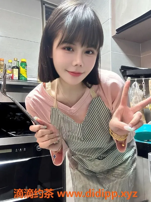 广州楼凤-天河极品御姐漫漫，700元享受多重服务