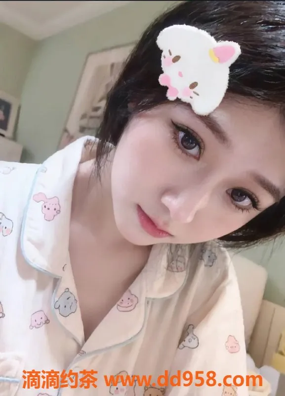 深圳楼凤-坂田小梅，900元享鸳鸯浴与情趣服务