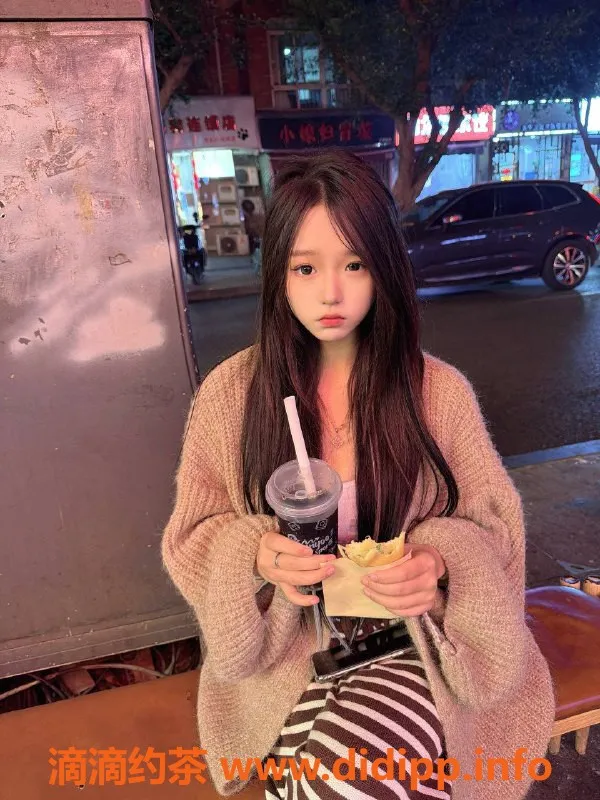 成都楼凤资源信息,青羊区嫩妹思思，颜值9.2，服务9.2，7P代聊