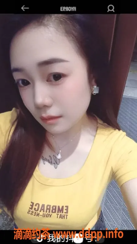 深圳楼凤资源信息,宝安24岁丝丝，身高165cm，体重58斤，提供足交服务