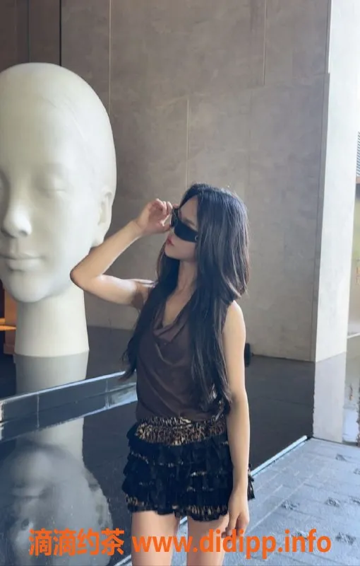 深圳楼凤-南山桃桃，20岁168cm长腿嫩妹，1200元起