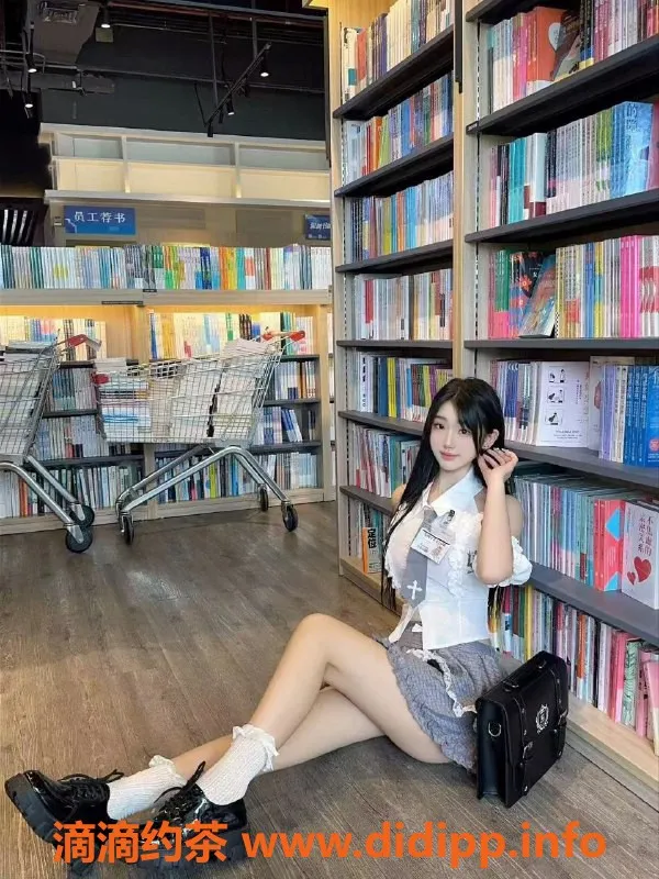 厦门楼凤-五缘湾舒予，06年嫩妹兼职，不容错过！