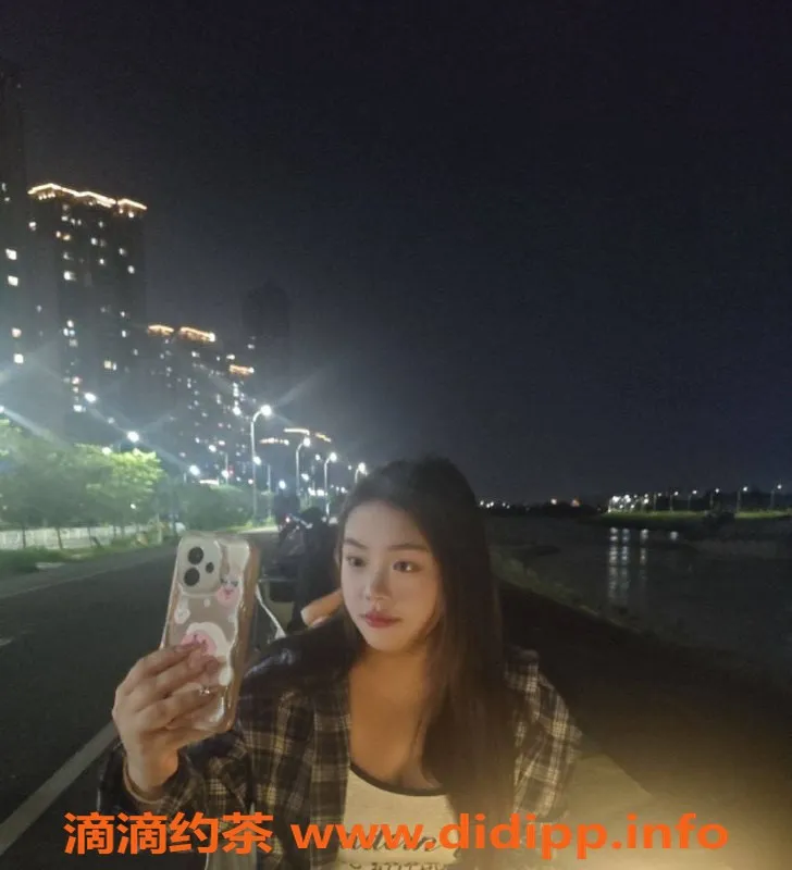 深圳楼凤-龙华肉肉，400p享高品质服务！