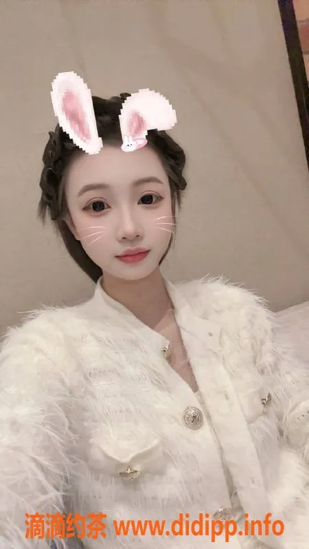 深圳楼凤-龙华小涵，800元体验鸳鸯浴与情趣服务