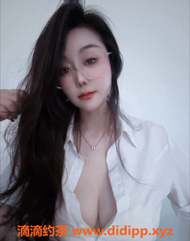 广州楼凤-天河九九，修长大胸私教，900P体验✨