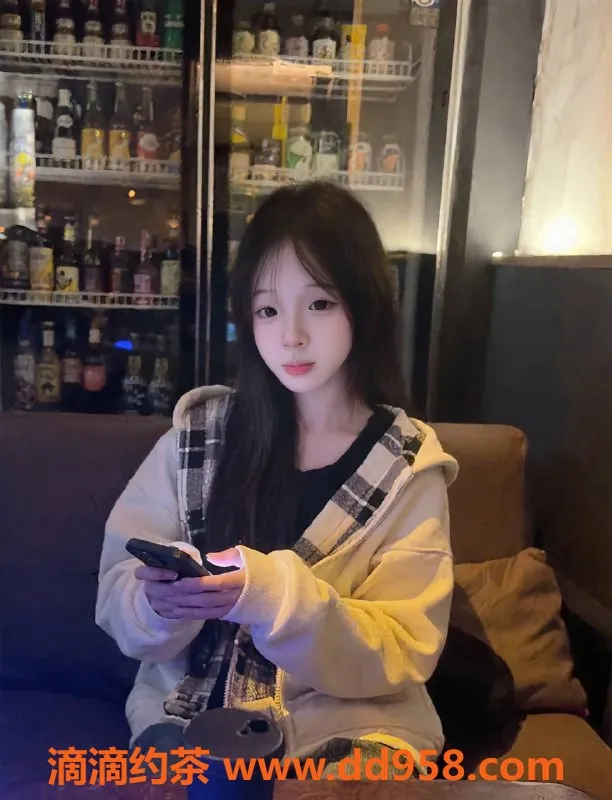 深圳楼凤-龙华嫩妹桃子，899起，精彩服务等你体验！