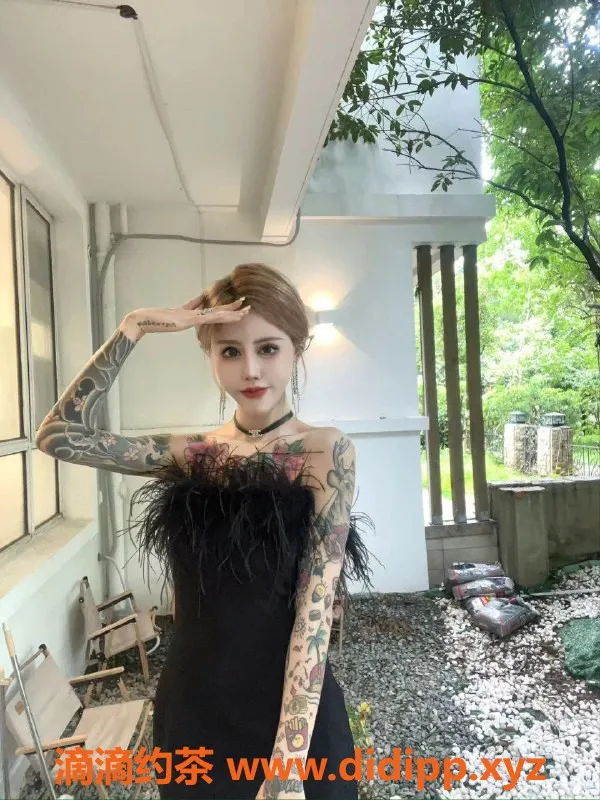 广州楼凤-天河嫩妹八宝粥，大长腿丝袜诱惑