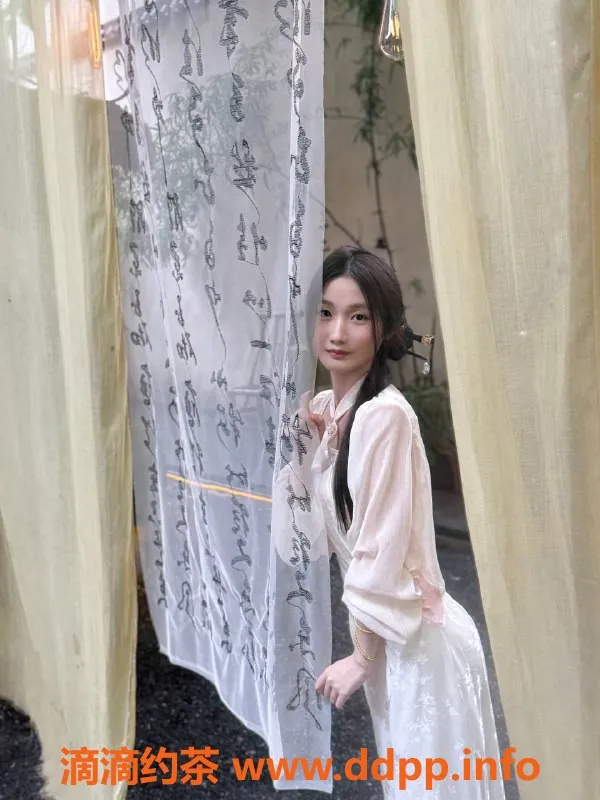 深圳楼凤-南山小乖，1200元提供鸳鸯浴等服务