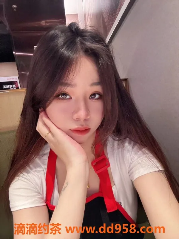 广州楼凤-越秀嫩妹梦玲，丝袜情趣私教600P起