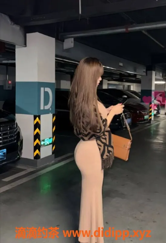 深圳楼凤-福田泡泡，22岁166D，服务超赞，价格1200起