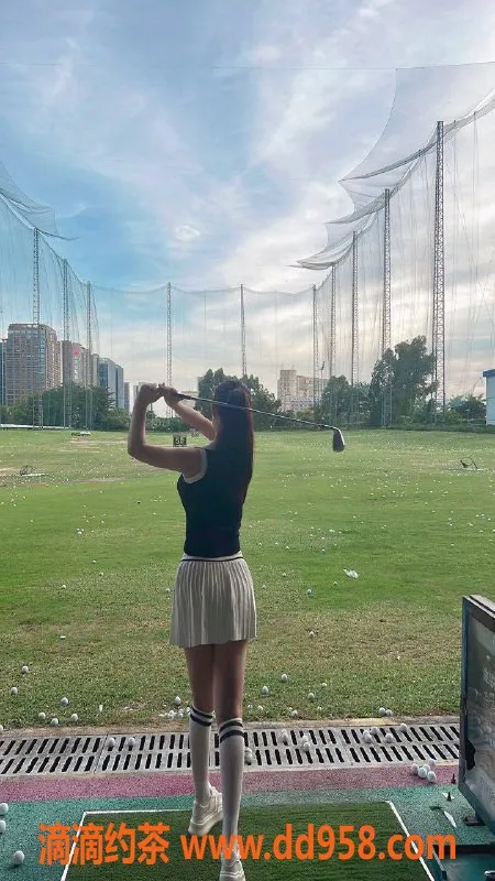 深圳楼凤-南山贝拉，175cm长腿美女，22岁1300P起