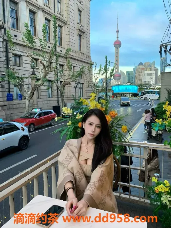 广州楼凤-天河小龙女，大胸御姐服务型美眉