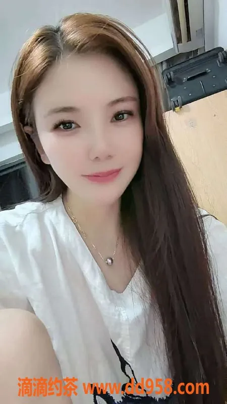 广州楼凤-天河御姐青青，巨乳诱惑，服务多样只需400