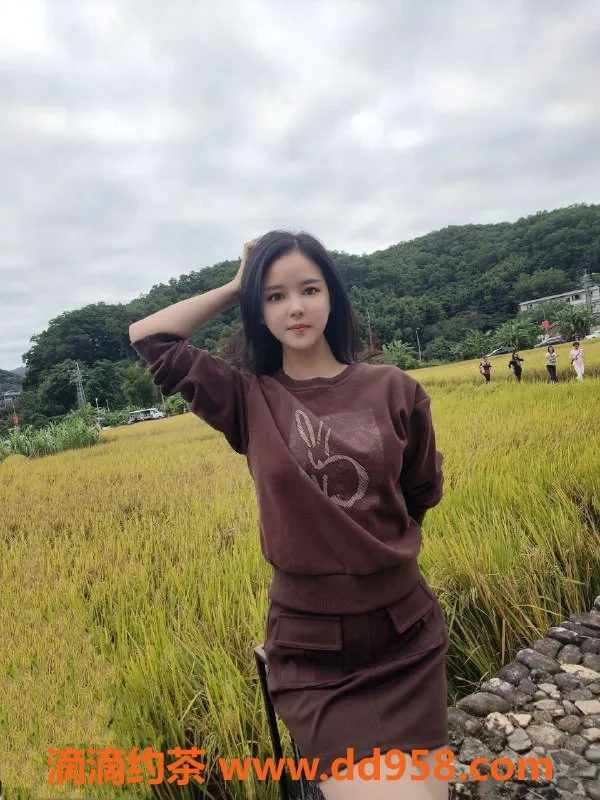 广州楼凤-白云小慧大奶69莞式服务，水费450p