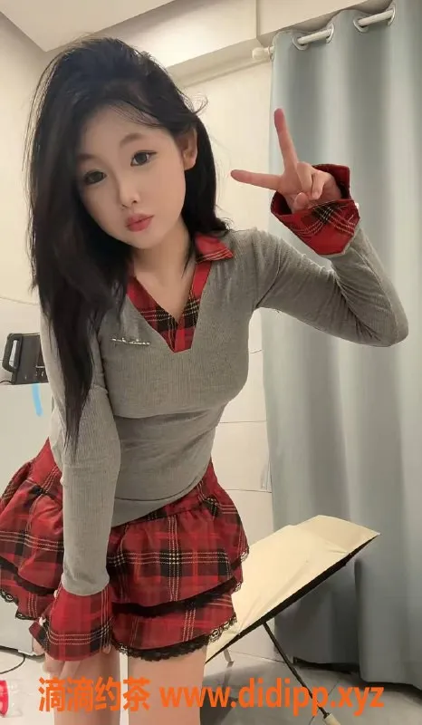 深圳楼凤-龙岗小小，18岁163cm大胸嫩妹，800元起