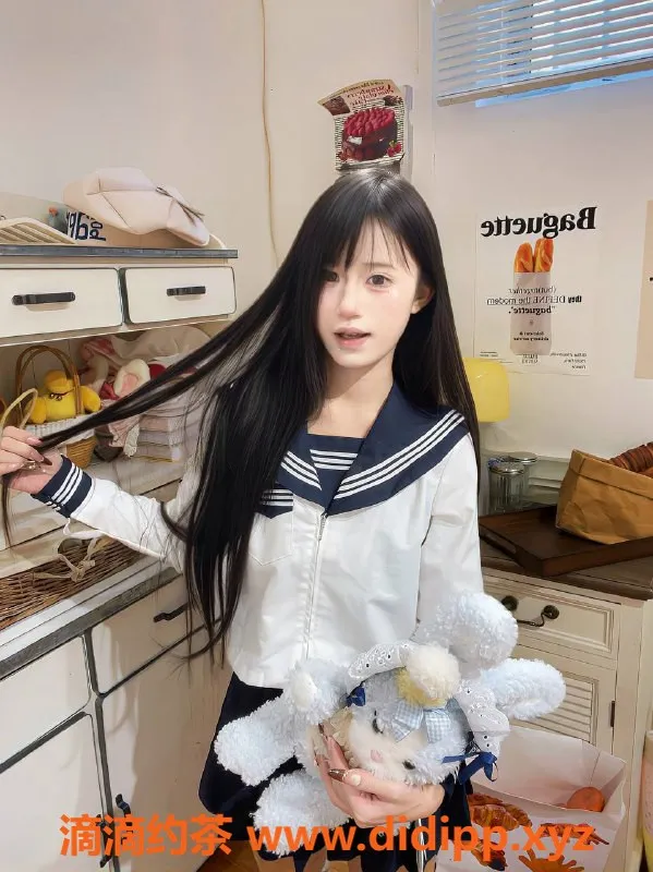 深圳楼凤-宝安区嫩妹橙橙，调情制服服务体验推荐