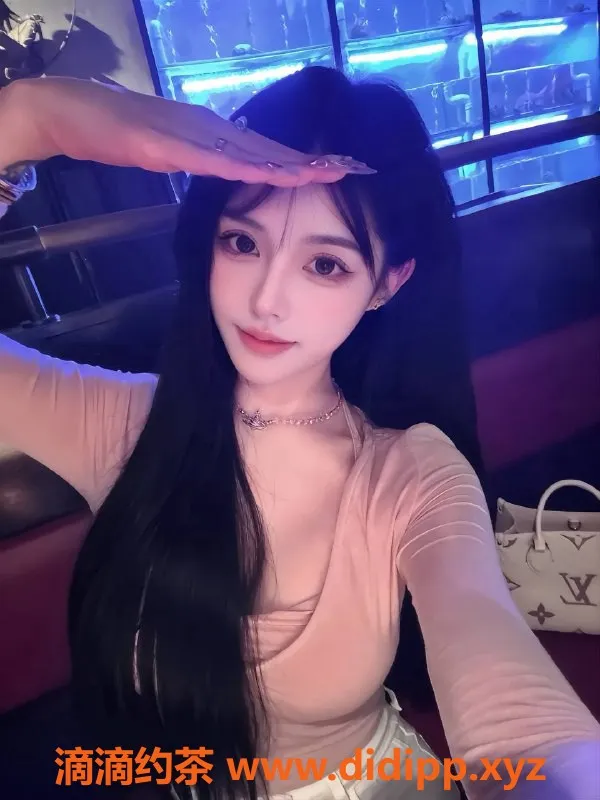 深圳楼凤资源信息,龙华区优优嫩姐，调情制服服务，价位1300-2300