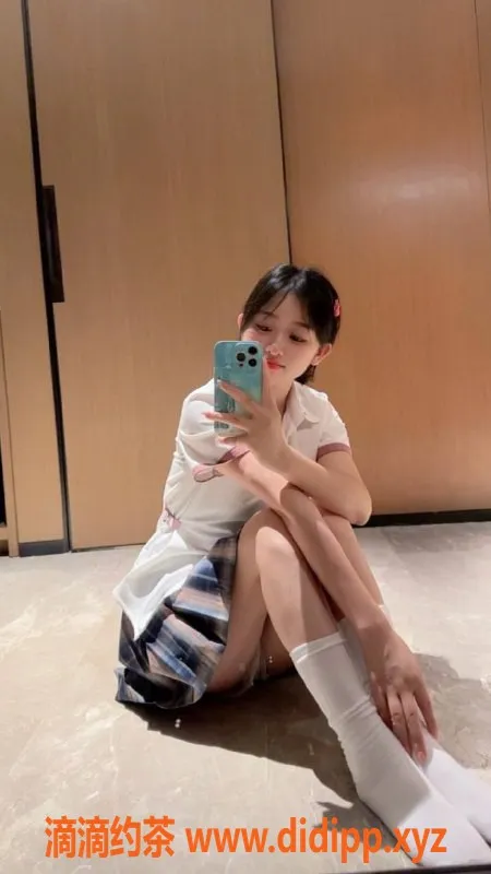 深圳楼凤-宝安嫩妹喜宝，20岁160cm，83斤仅需1888PP