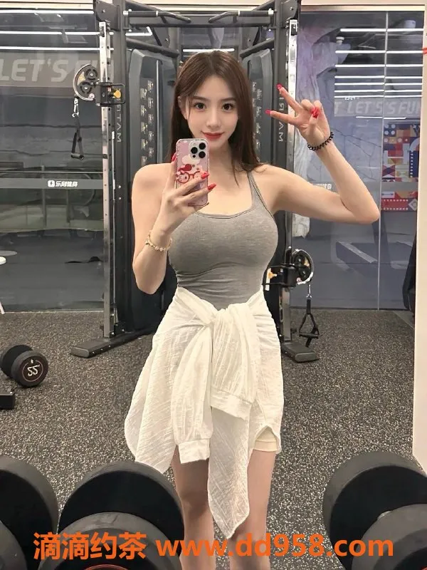 深圳楼凤资源信息,龙华区小奶糖，御姐服务，热情1300—2300元