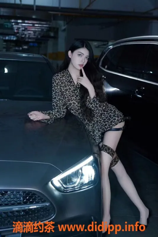 深圳楼凤-南山礼仪Model，1300p起，体验超棒！