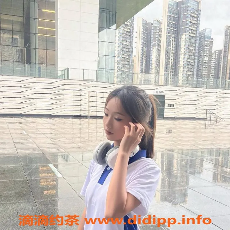 深圳楼凤-南山楚梦熙，165cm 48kg，800元魅力服务