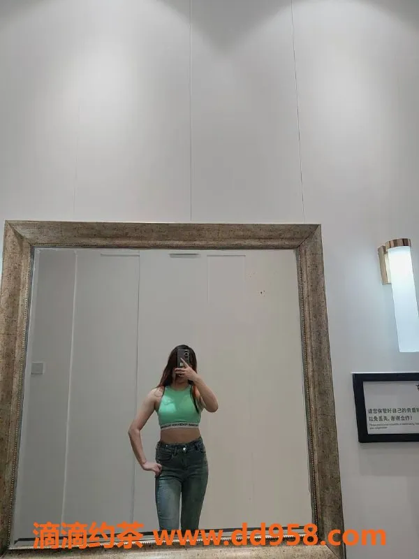 深圳楼凤-深圳龙华嫩妹雯雯，800元超值服务