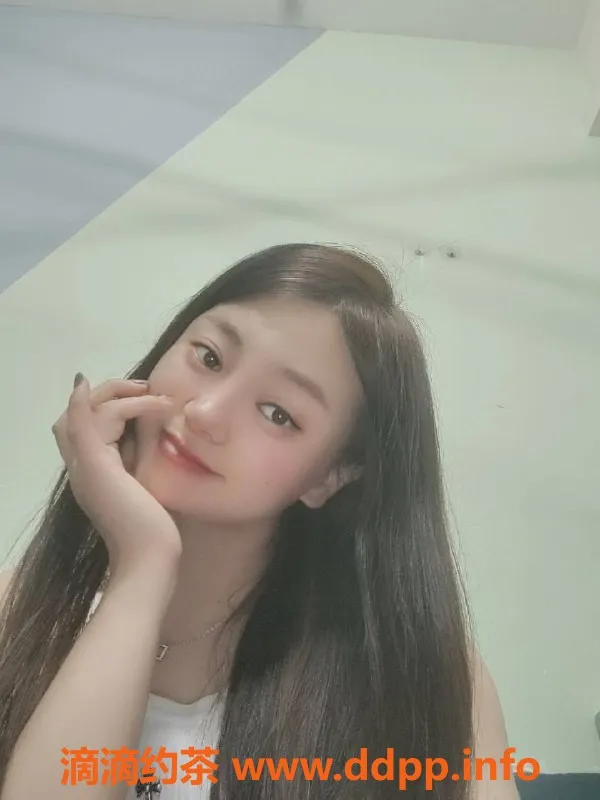 深圳楼凤资源信息,深圳龙华嫩妹雯雯，800元超值服务