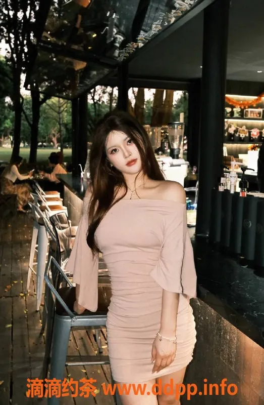 广州楼凤-天河盼盼，800元可御可甜，制服丝袜