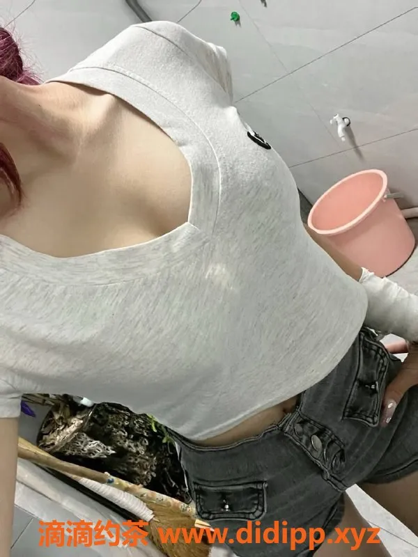 广州楼凤-天河嫩妹小燕子，600P超值服务