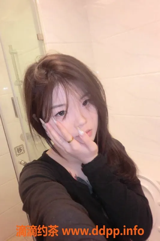 广州楼凤-天河区19岁果儿，167cm瘦妹，性价比高