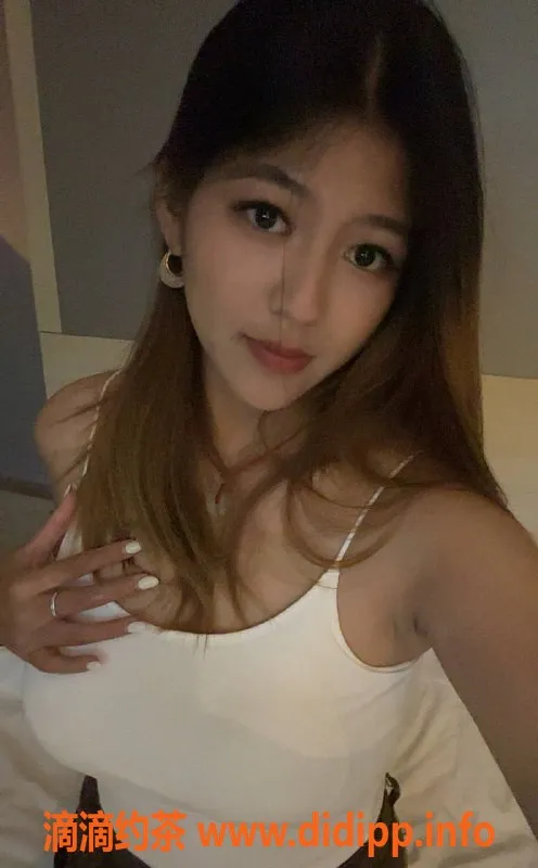 广州楼凤-白云区22岁南枝，身高162，E罩杯，服务超值