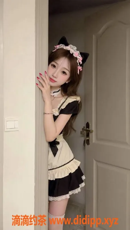 广州楼凤-顺德区18岁小欣，165cm/43kg嫩妹服务