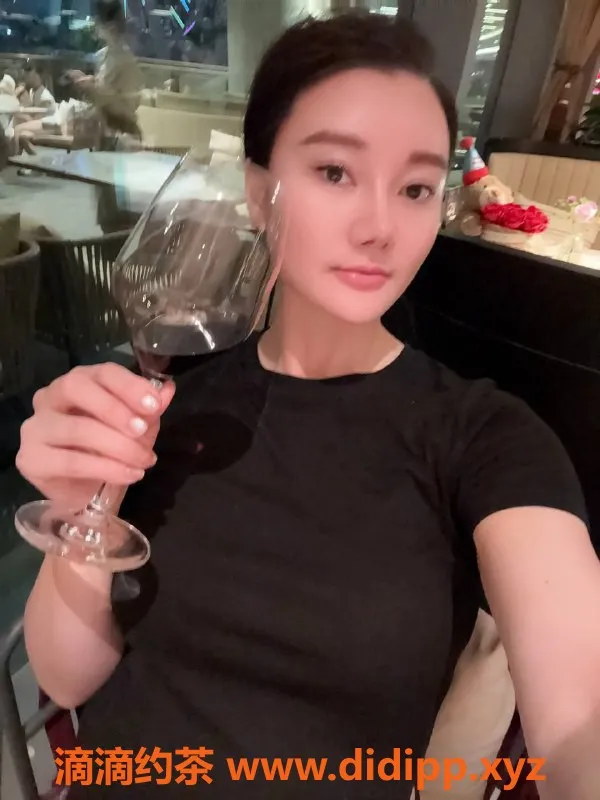 深圳楼凤-宝安童童：96年御姐，身高170cm，800起！