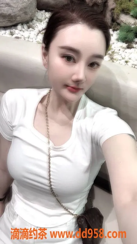 深圳楼凤-宝安童童：96年御姐，身高170cm，800起！