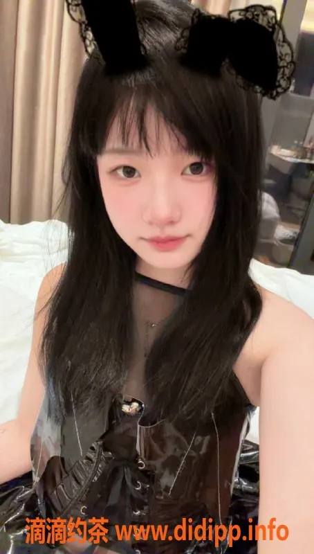 深圳楼凤-南山小鱼，900元享鸳鸯浴与深喉服务